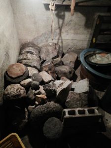 【奈良市元林院町】漬物石の処分☆地下室がすっきりと片付きご満足いただけました！