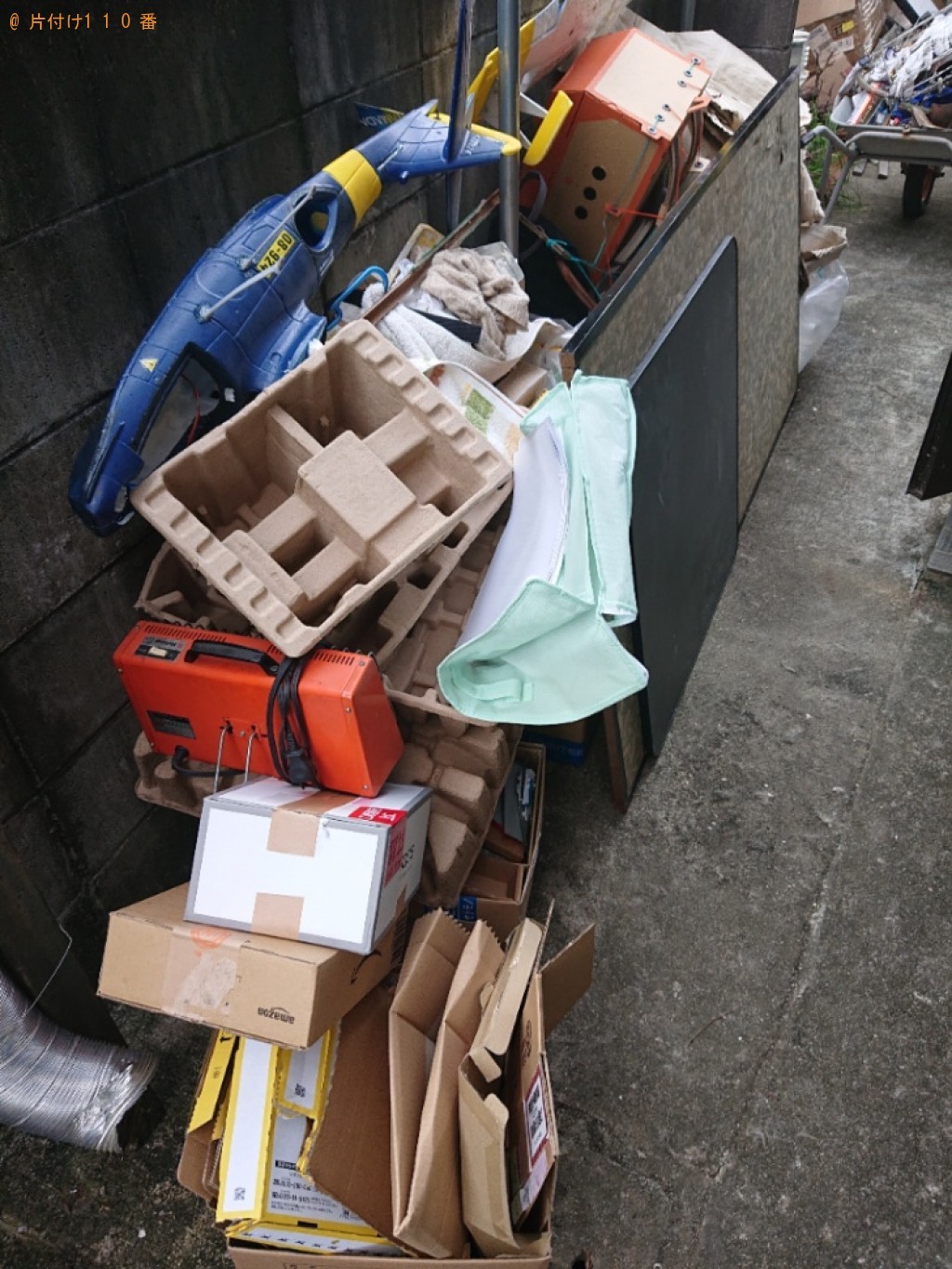 【橿原市】冷蔵庫、トースター、折り畳みベッド、一輪車、枝等の回収