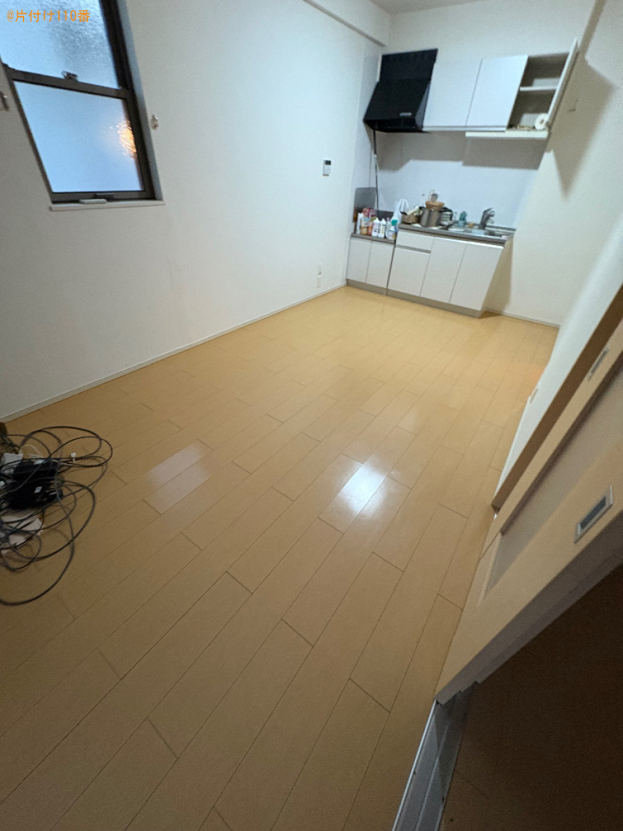 洗濯機、本棚、脚立、マット、すのこ、ちゃぶ台等の回収と荷物の運搬