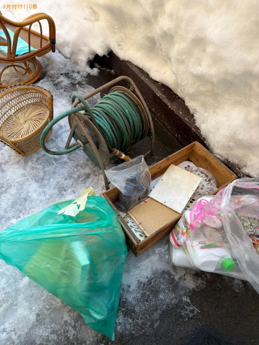 家庭用エアコン、掃除機、椅子、ホース、かご、一般ごみ等の回収
